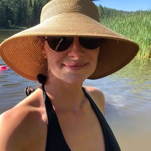 Meet your Posher, Christy